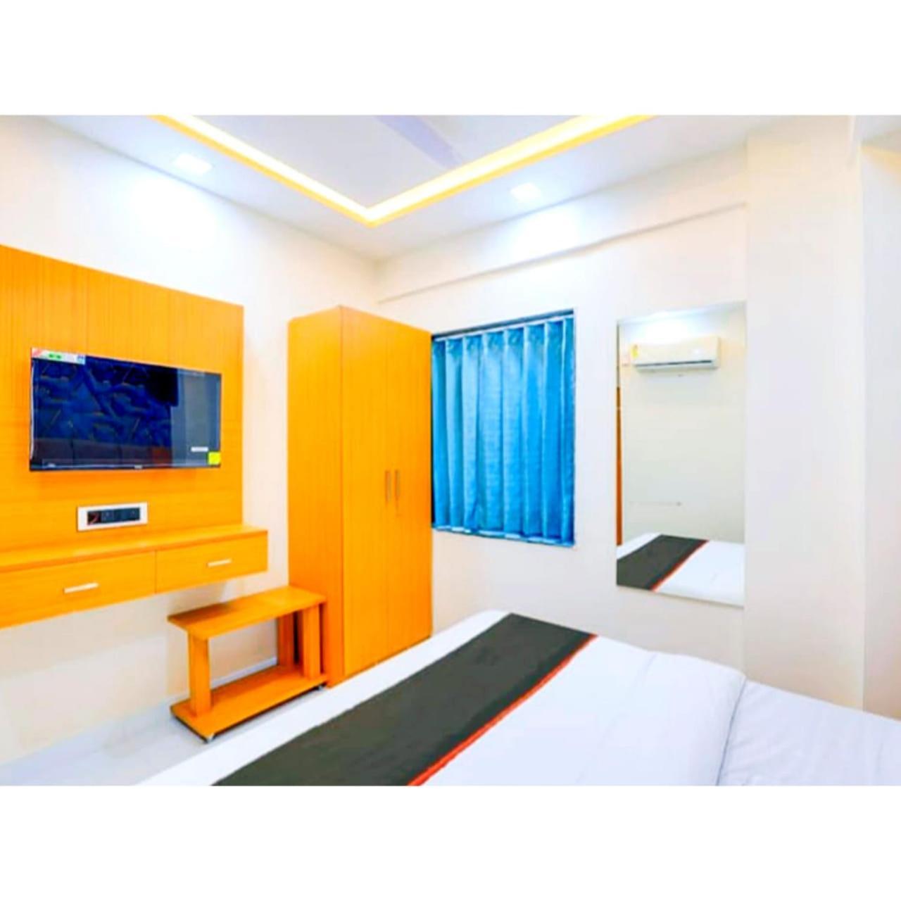Hotel Exotic Ahmadabad Zewnętrze zdjęcie