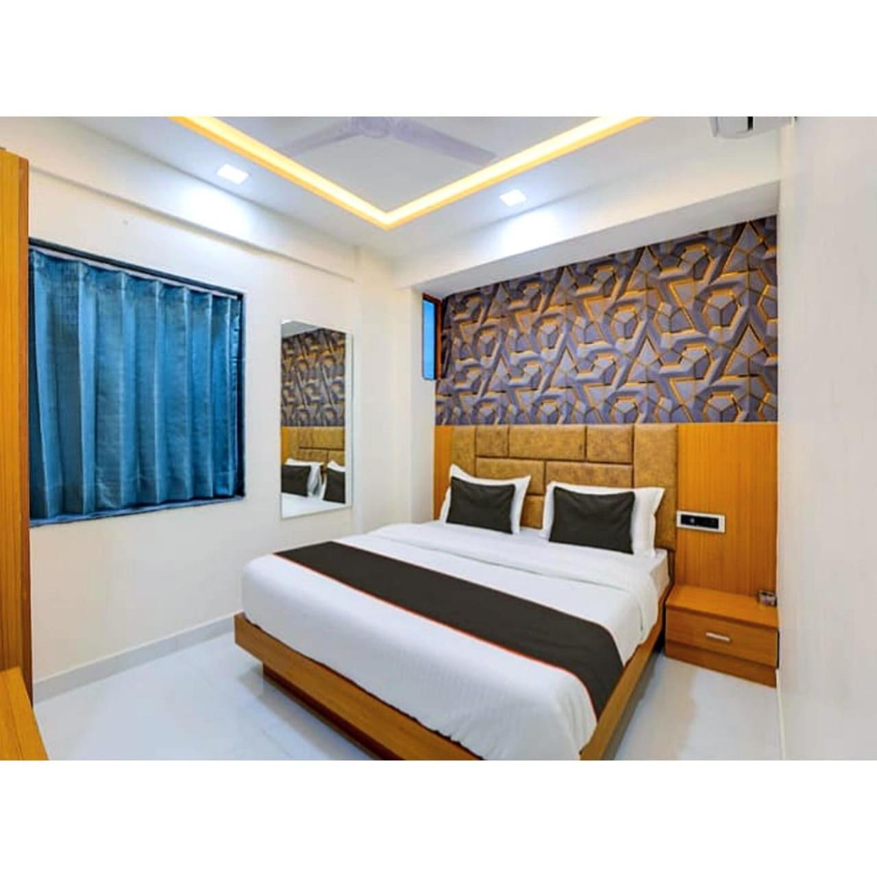 Hotel Exotic Ahmadabad Zewnętrze zdjęcie