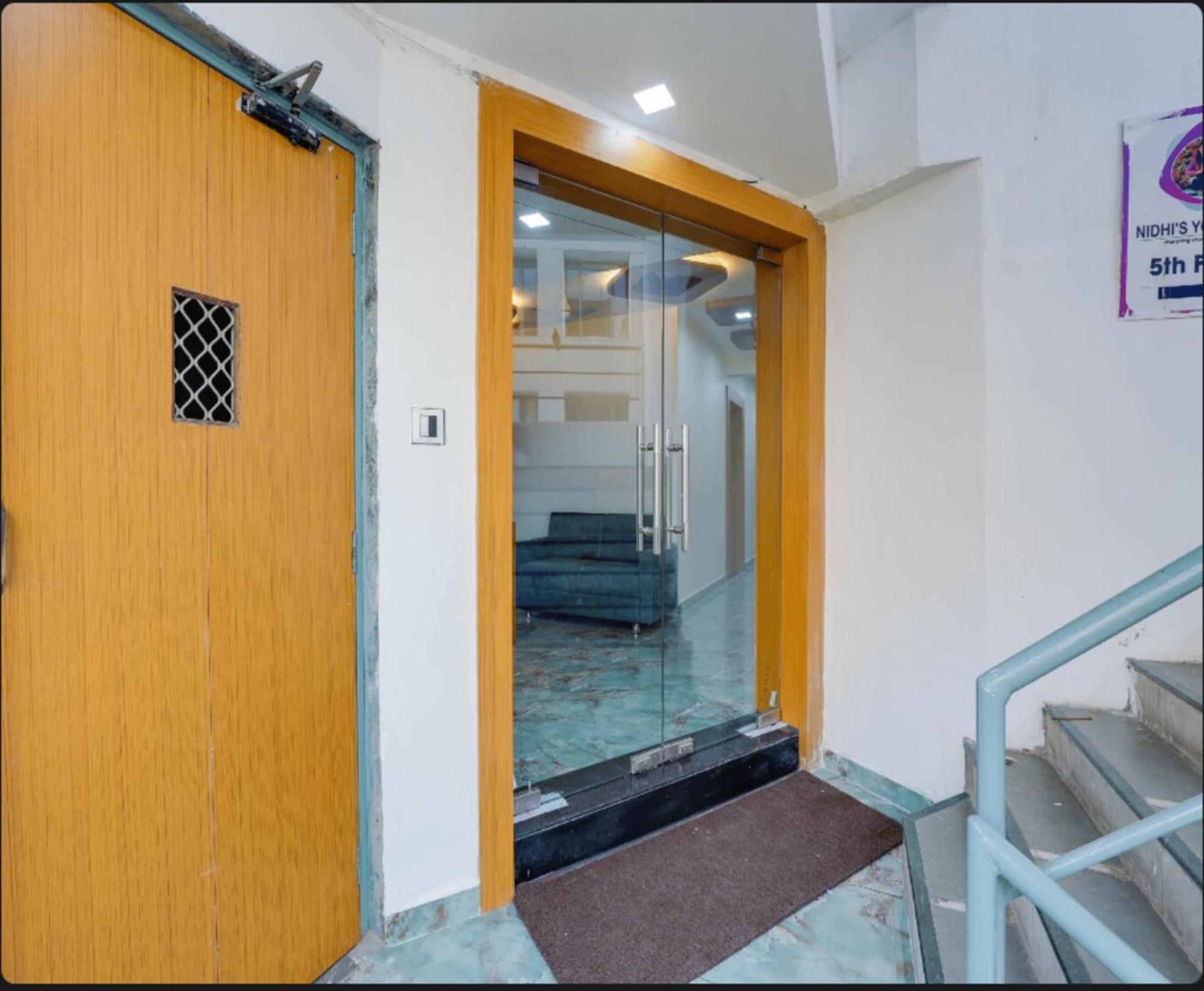 Hotel Exotic Ahmadabad Zewnętrze zdjęcie