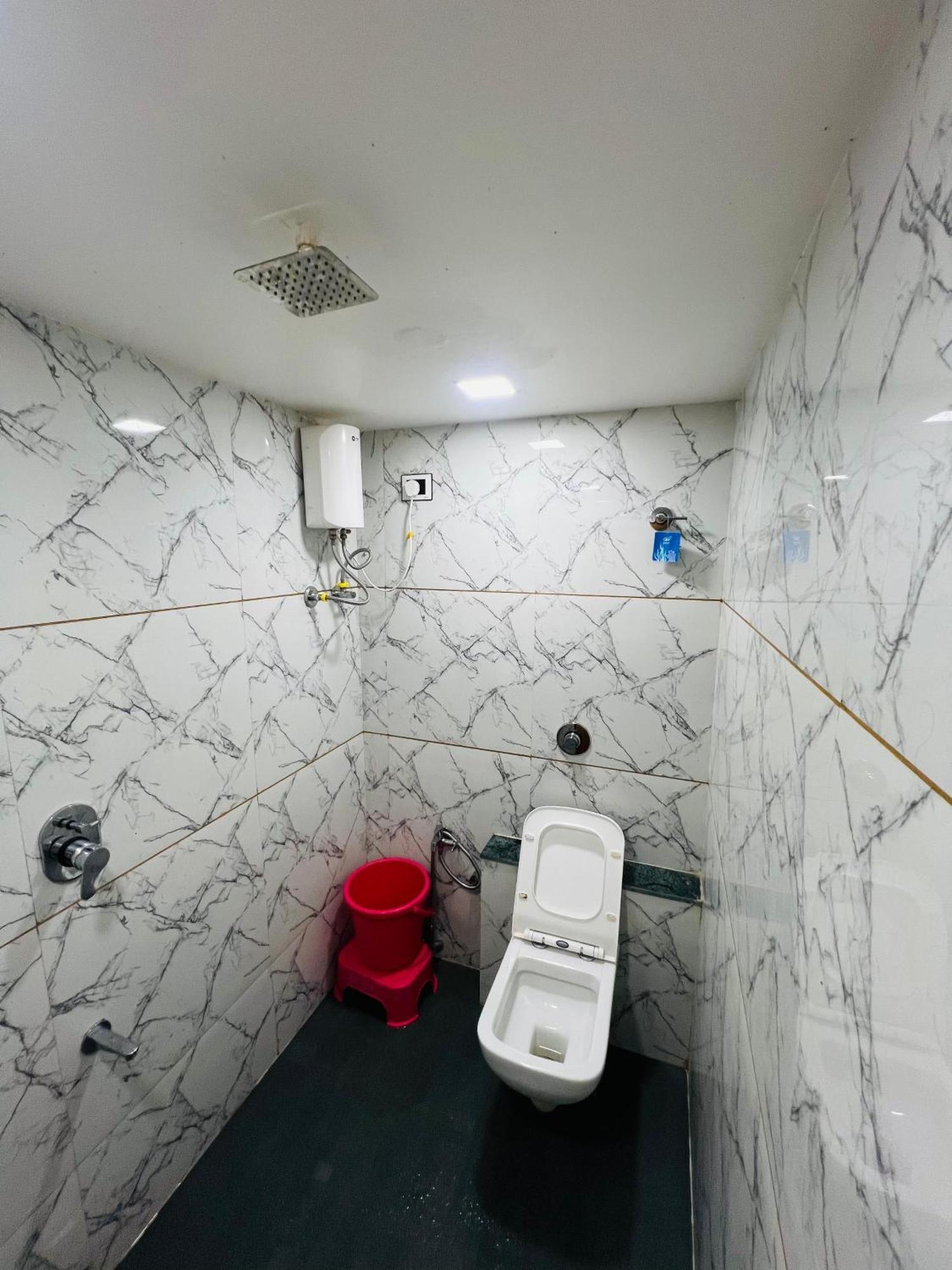 Hotel Exotic Ahmadabad Zewnętrze zdjęcie