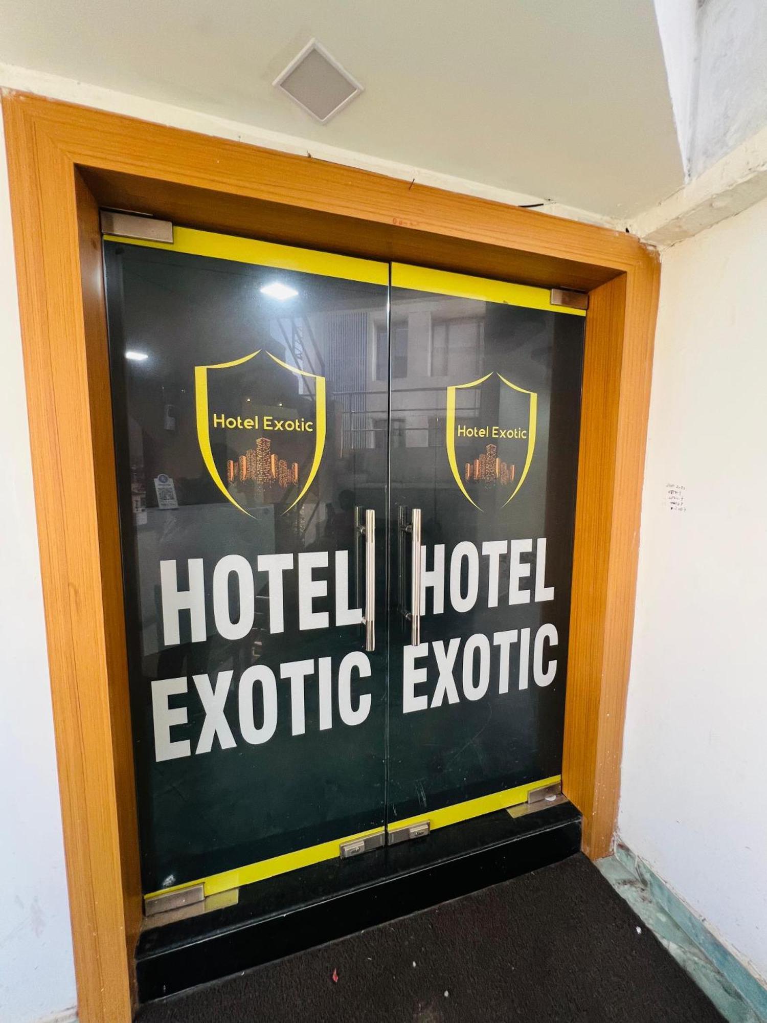 Hotel Exotic Ahmadabad Zewnętrze zdjęcie