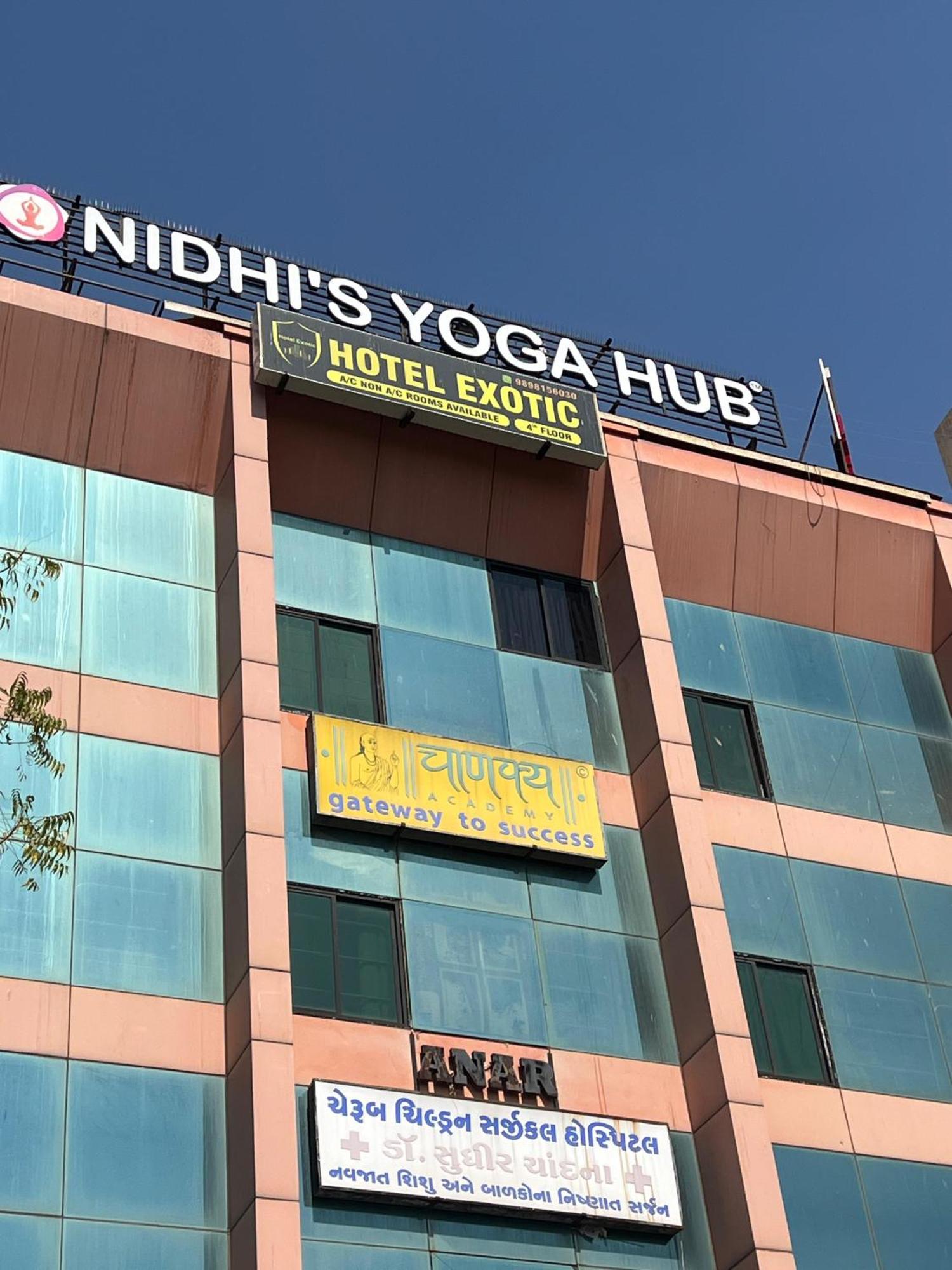 Hotel Exotic Ahmadabad Zewnętrze zdjęcie